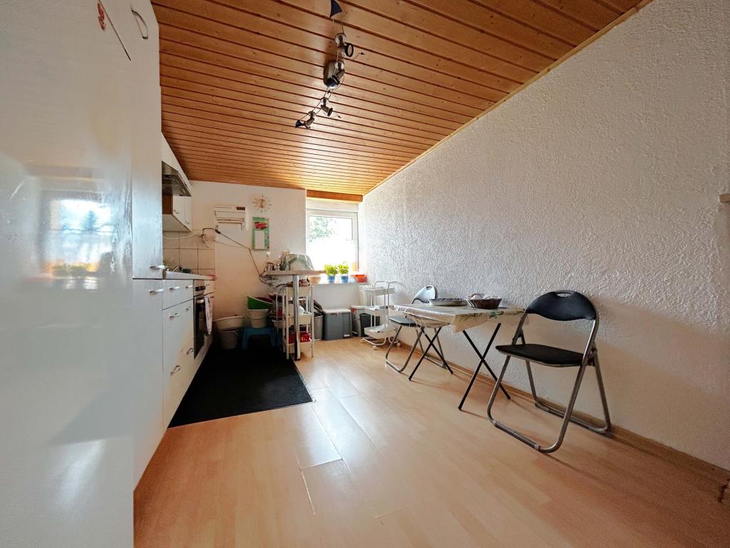 Wohnung 2: Große Küche - praktisch und hell – ein Raum für Alltagsmomente