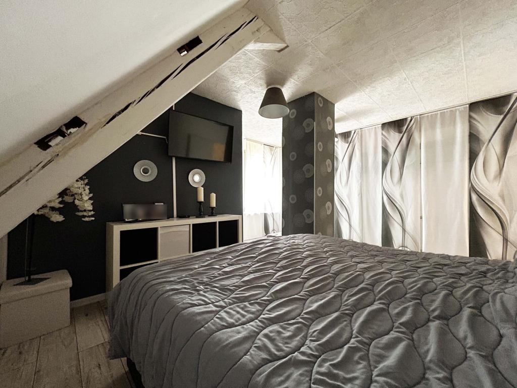 Wohnung 1 Schlafzimmer 1: Ein Raum mit Stil und Geborgenheit