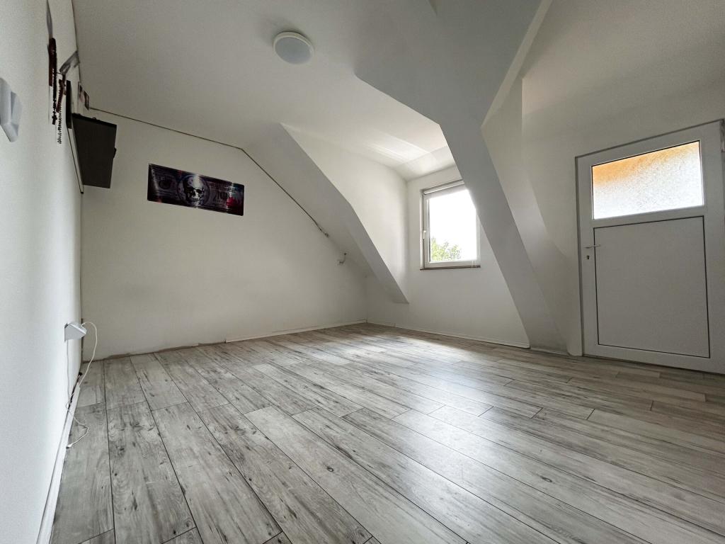 Wohnung 1 Schlafzimmer 4: Offener Raum, der auf Ideen wartet – hier entsteht Neues