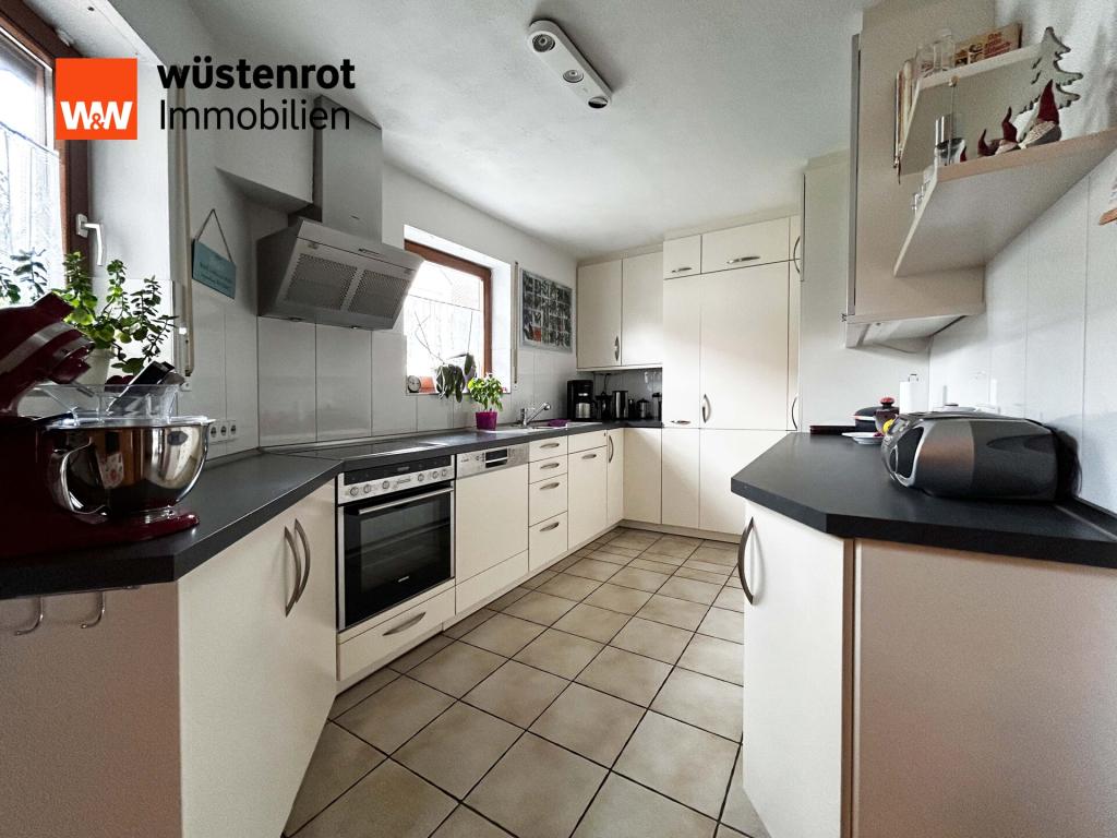 EG Küche: Offen, praktisch und hell – hier wird gekocht, gelacht und gelebt