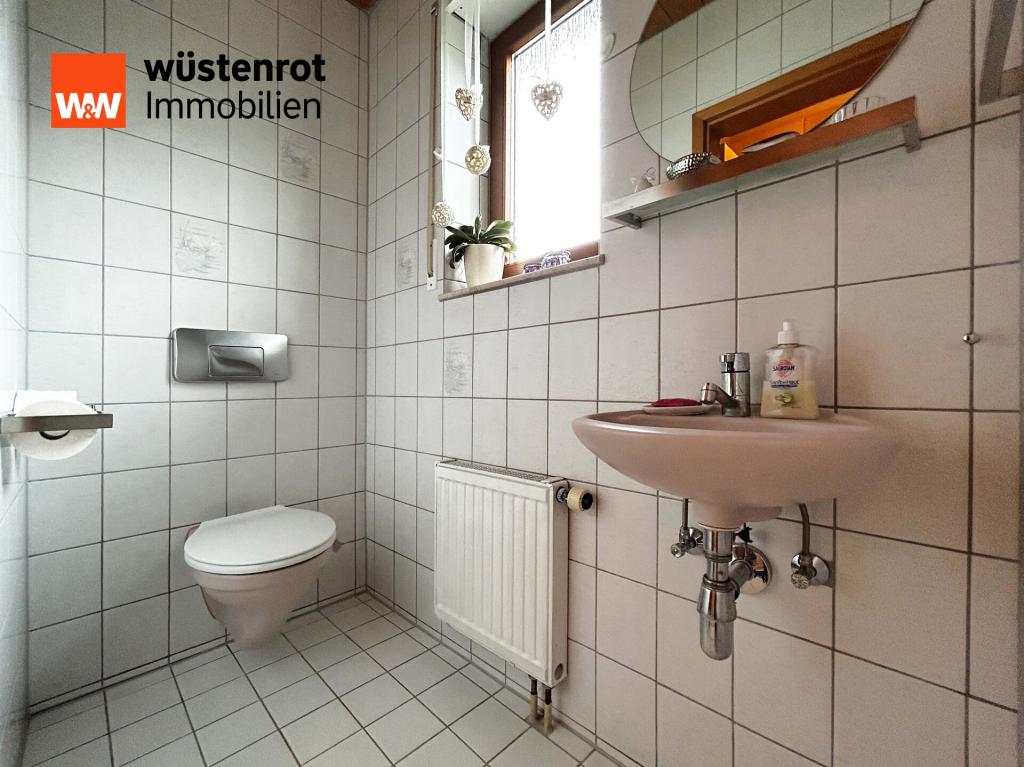 EG Gäste-WC: Das stille Örtchen – klein, hell und praktisch für den Alltag