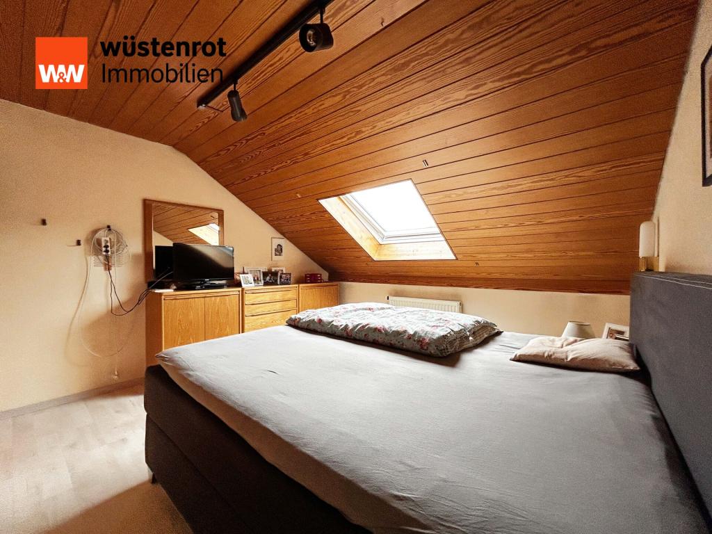 OG Schlafzimmer 2: Persönlich, gemütlich und hell – ein Schlafzimmer, das Vertrautheit ausstrahlt