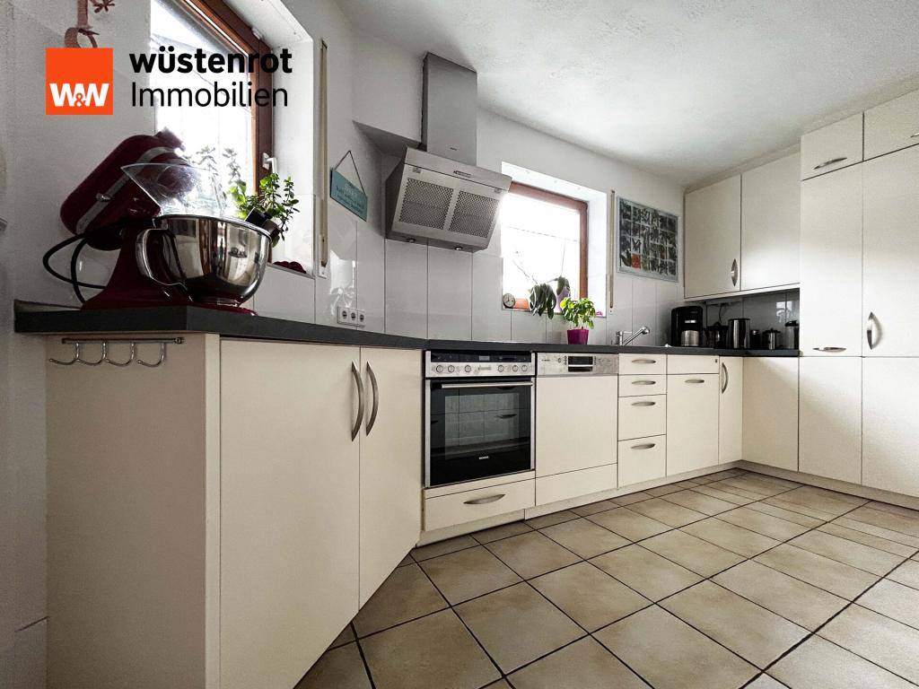 EG Küche: Zwischen Kaffeeduft und frischen Kräutern – eine Küche, die Lust aufs Kochen macht