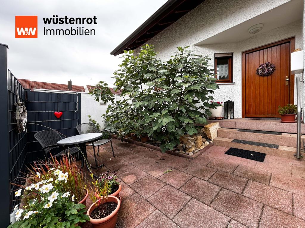 Herzlich willkommen: Vor der Haustür begrüßen Blumen jeden Heimkehrenden mit einem Lächeln