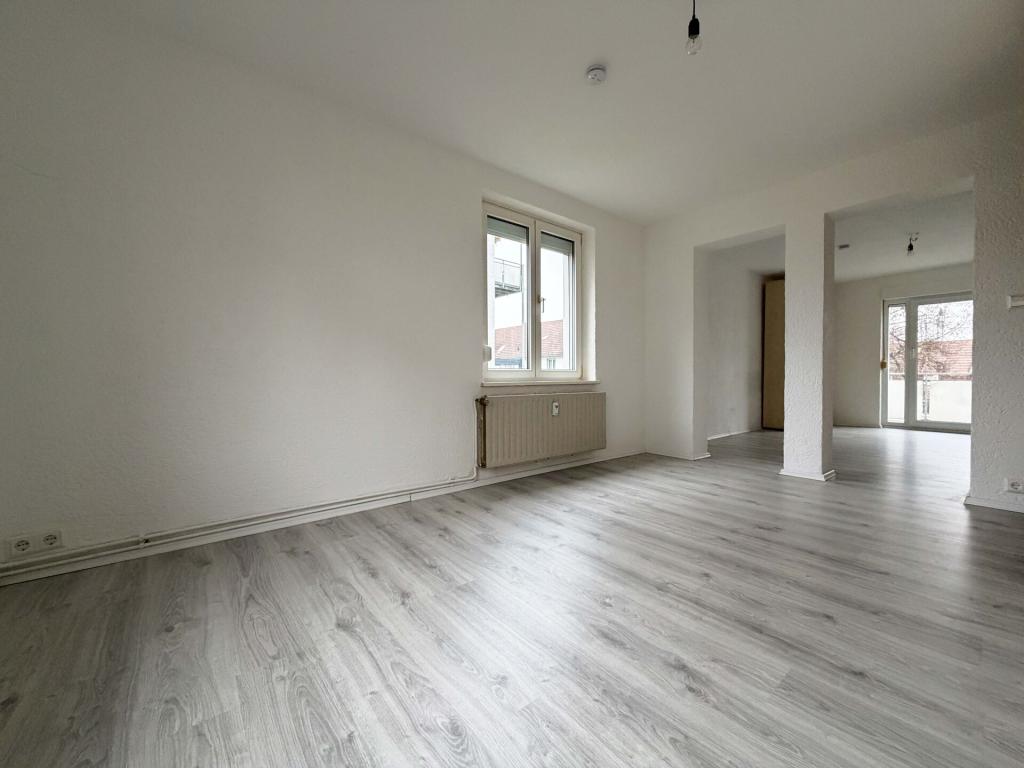 Allein oder zu zweit ankommen im Hochparterre. 3 Zimmer, ca. 59 m². Mit Balkon. Küche vorhanden. - Foto 1
