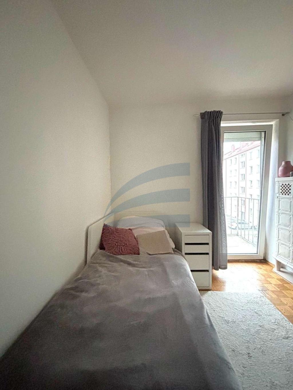 Zimmer mit Balkonzugang 2 