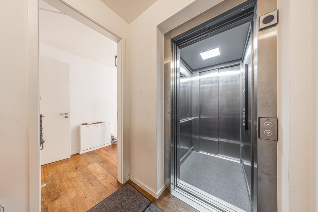 Leipzig - Altlindenau | Lift (hält direkt in der Wohnung)