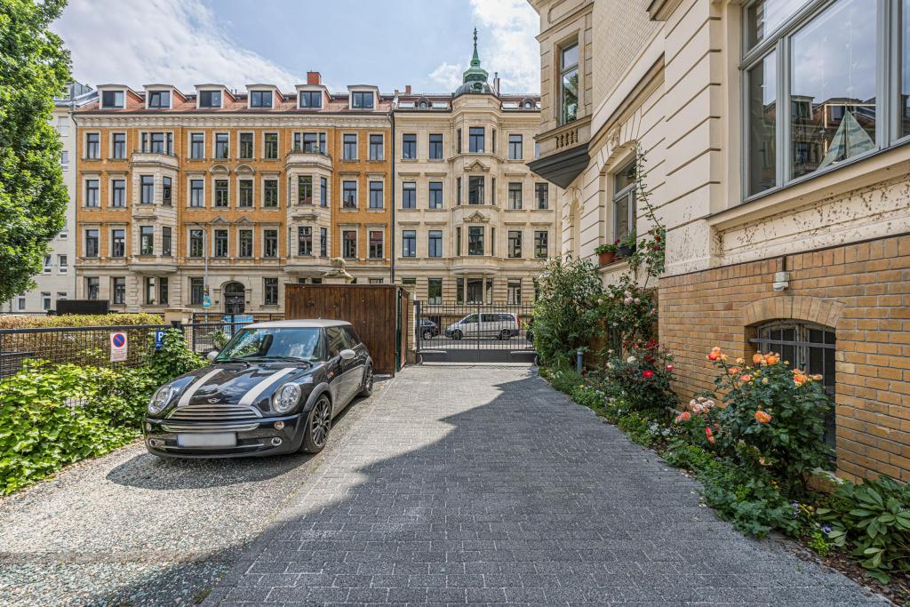 Leipzig - Waldstraßenviertel | Stellplatz mit E-Ladestation