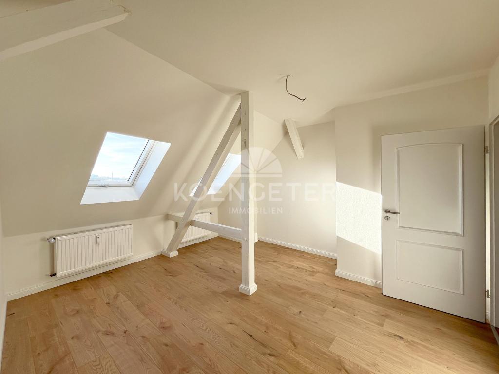 NEU: Viel Licht, viel Raum: Charmante Dachgeschosswohnung mit offener Küche in Leutzsch! - Photo 2