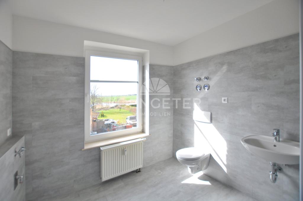 NEU: Renovierte 2-Raum-Wohnung mit gemütlicher Wohnküche, Balkon und Tageslichtbad! - Photo 5