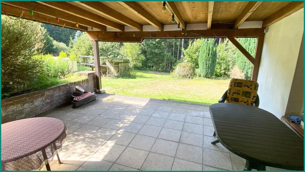 Gartenterrasse mit Zugang zum Garten