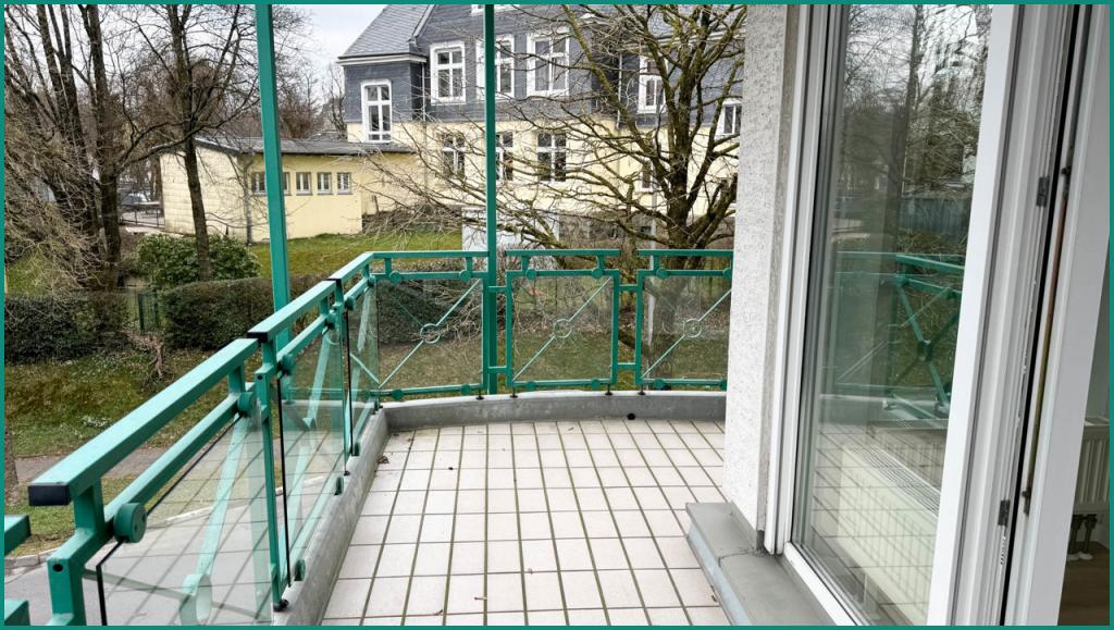 Großer, halb umlaufender Balkon mit hohem Freizeitwert