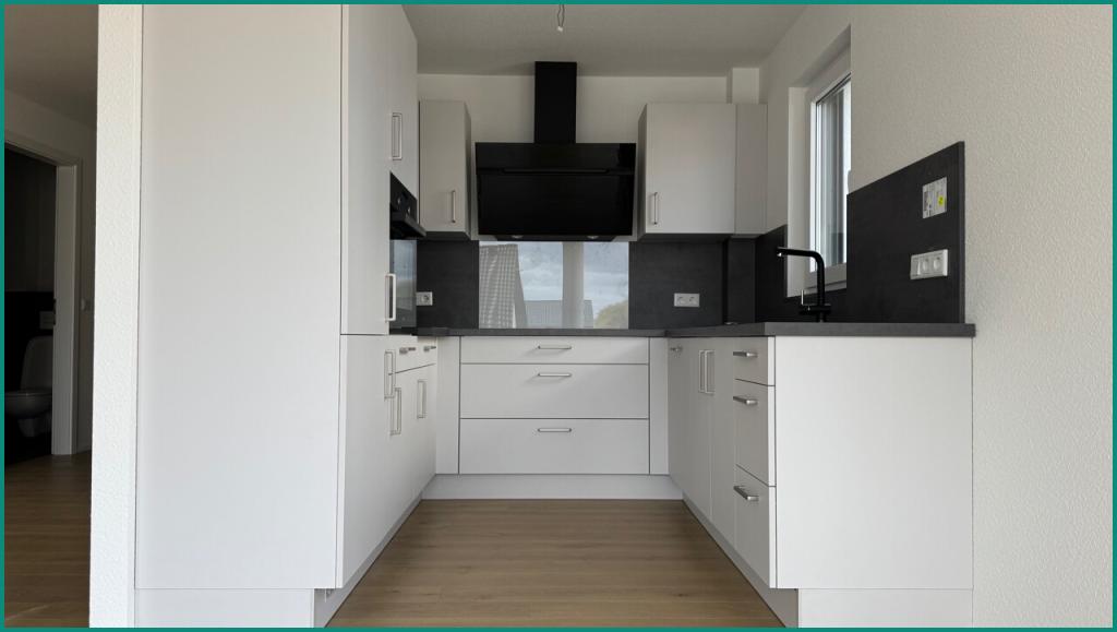 NEUBAU-ERSTBEZUG: MODERNE 3-ZIMMER-WOHNUNG MIT AUFZUG, GROSSEM BALKON UND PKW-STELLPLATZ IN RADEVORMWALD-KARTHAUSEN - Foto 5