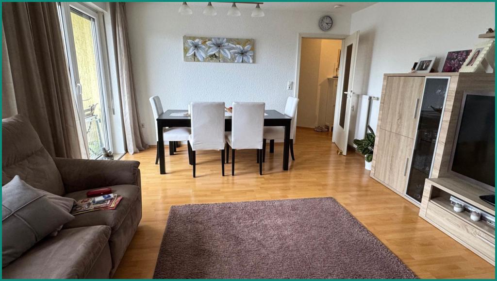 HELLE 3-ZIMMER-WOHNUNG MIT LOGGIA UND TG-STELLPLATZ IM GEPFLEGTEN WOHNHAUS IM ZENTRUM VON RADEVORMWALD - Foto 2