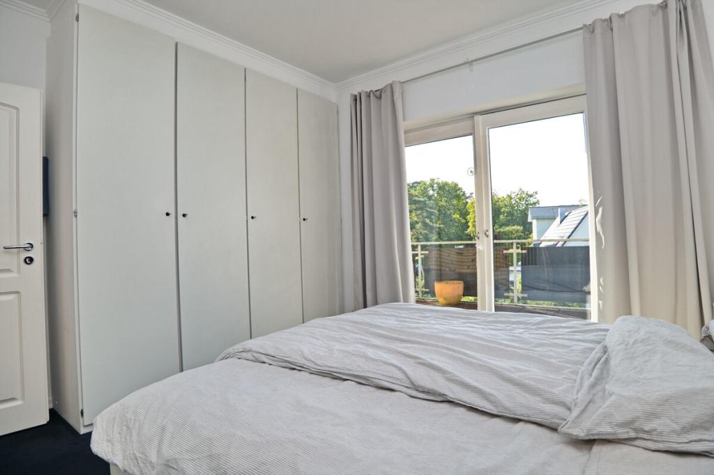 Traumhafte Wohnung im Grünen mit großer Dachterrasse in Hamburg Blankenese - Foto 4