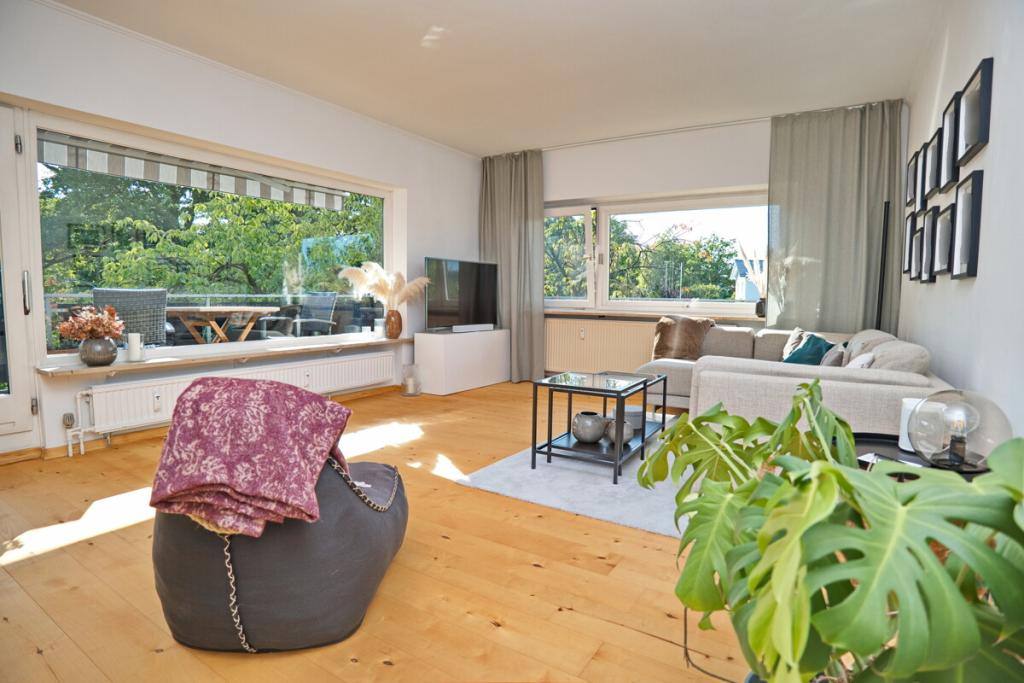 Traumhafte Wohnung im Grünen mit großer Dachterrasse in Hamburg Blankenese - Foto 1