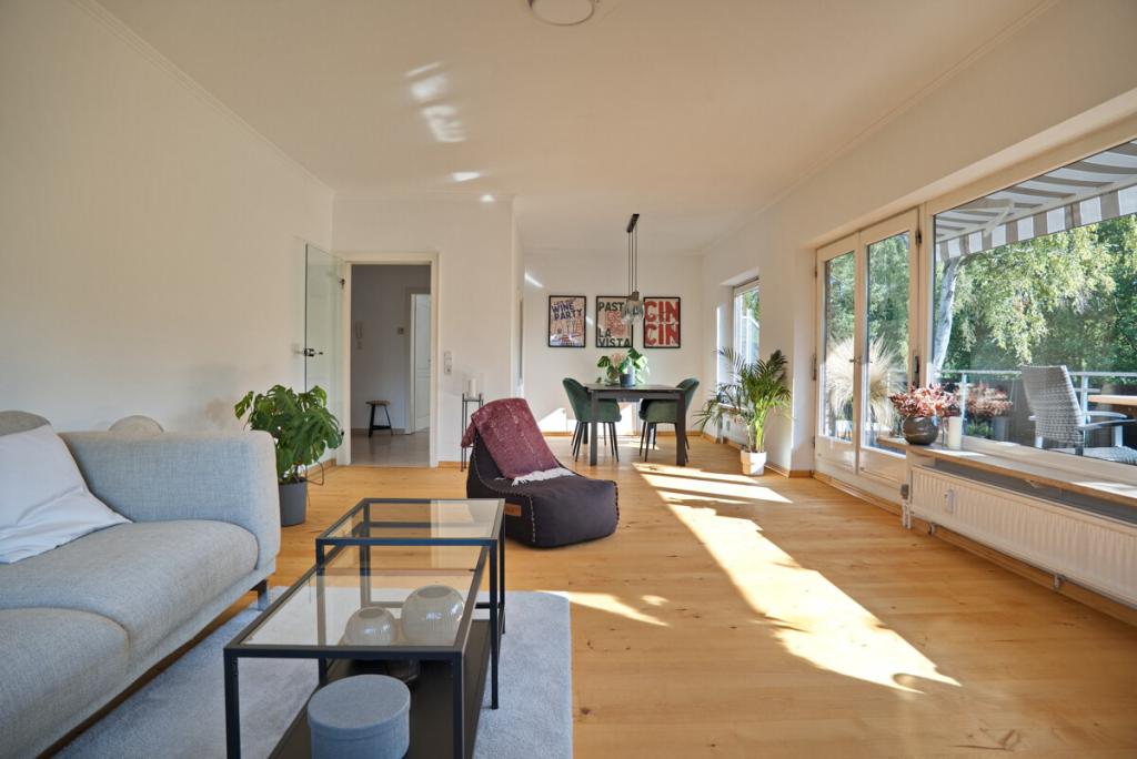 Traumhafte Wohnung im Grünen mit großer Dachterrasse in Hamburg Blankenese - Foto 2