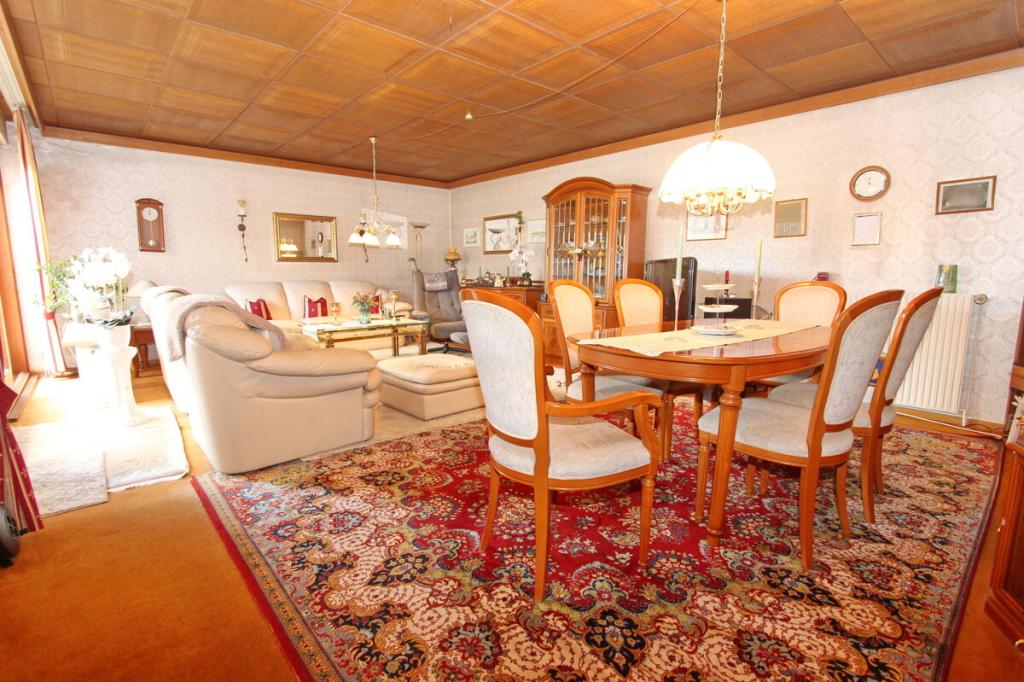 Wohnzimmer & Essbereich