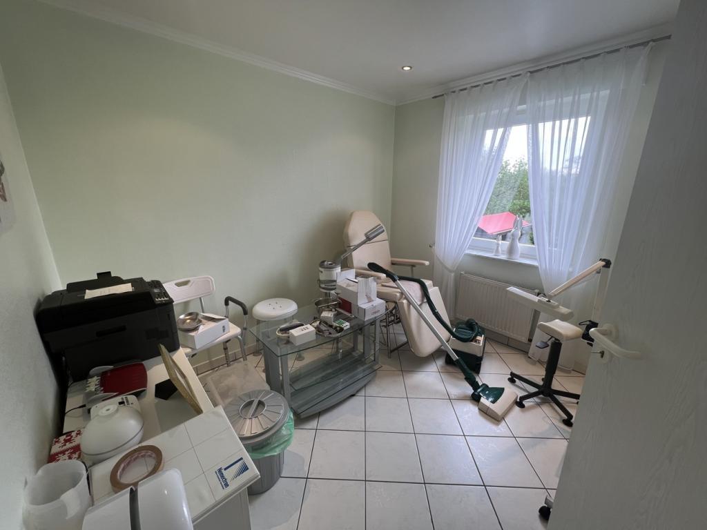 Praktisches Arbeitszimmer