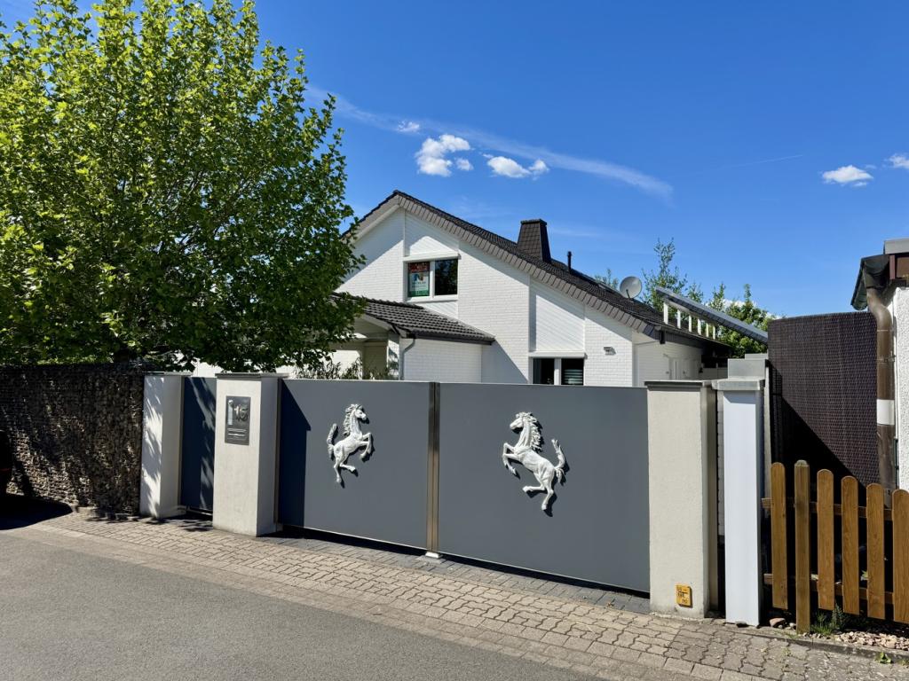 Straßenansicht