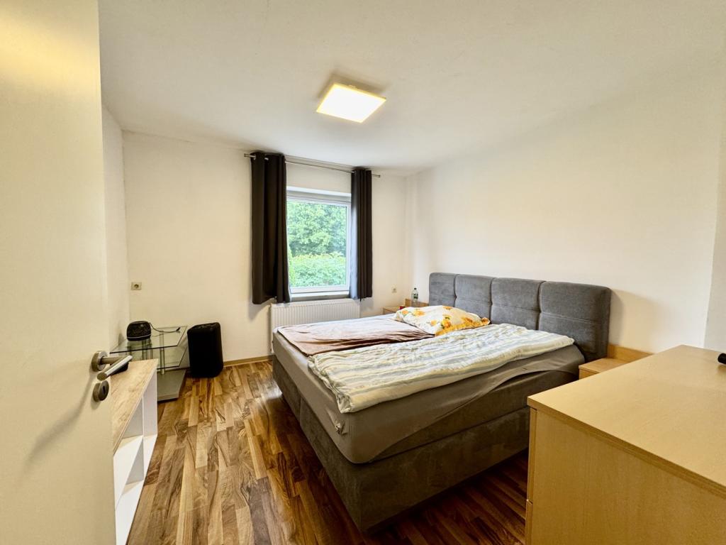 Schlafzimmer I EG