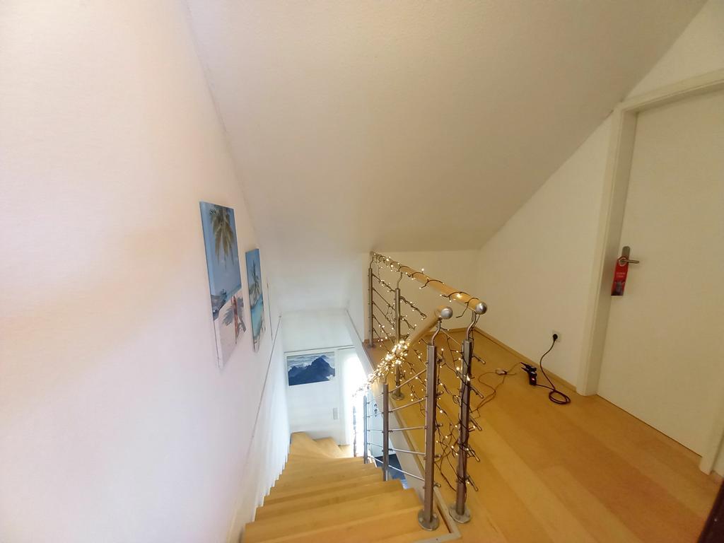 Flur 1. OG hell und modern