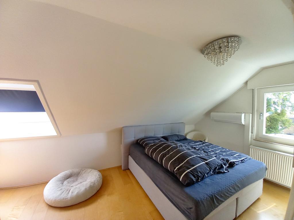 Schlafzimmer 1.OG mit Klimaanlage