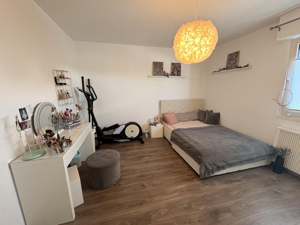 CITYHOUSE: Lichtdurchflutete 2-Zimmer-Wohnung in Rheinnähe mit Balkon, EBK und Stellplatz - Photo 3