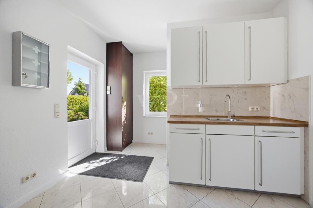 Exklusives Einfamilienhaus mit Wellnessbad, großem Grundstück und Doppelgarage in ruhiger Wohnlage - Foto 5