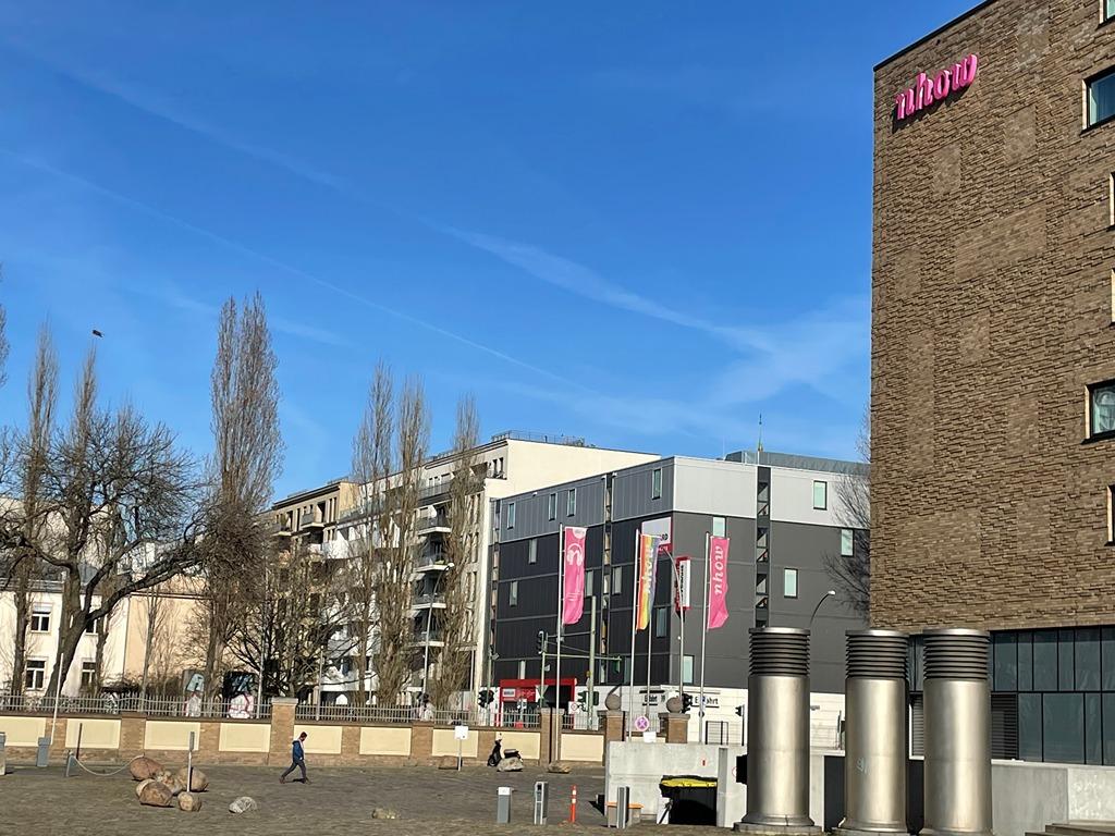Blick von der Spree zum Haus.jpg