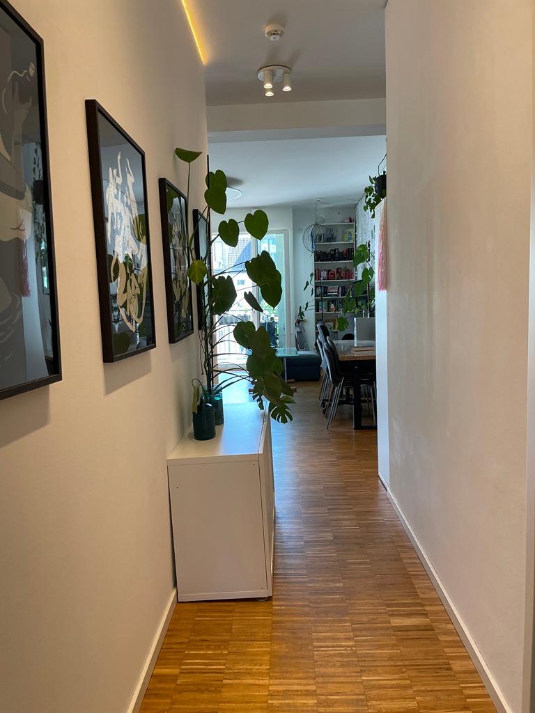 Flur Richtung Wohnzimmer.jpg