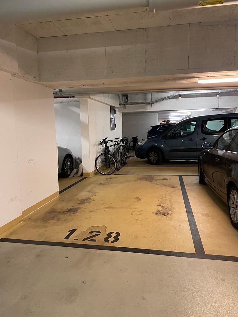 Tiefgaragenstellplatz.jpg