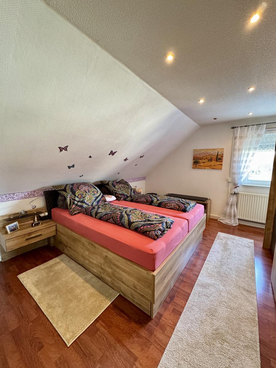 Blick ins Schlafzimmer