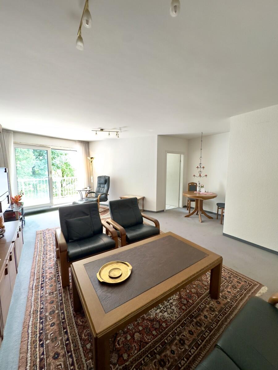 Blick ins Wohn-/Esszimmer