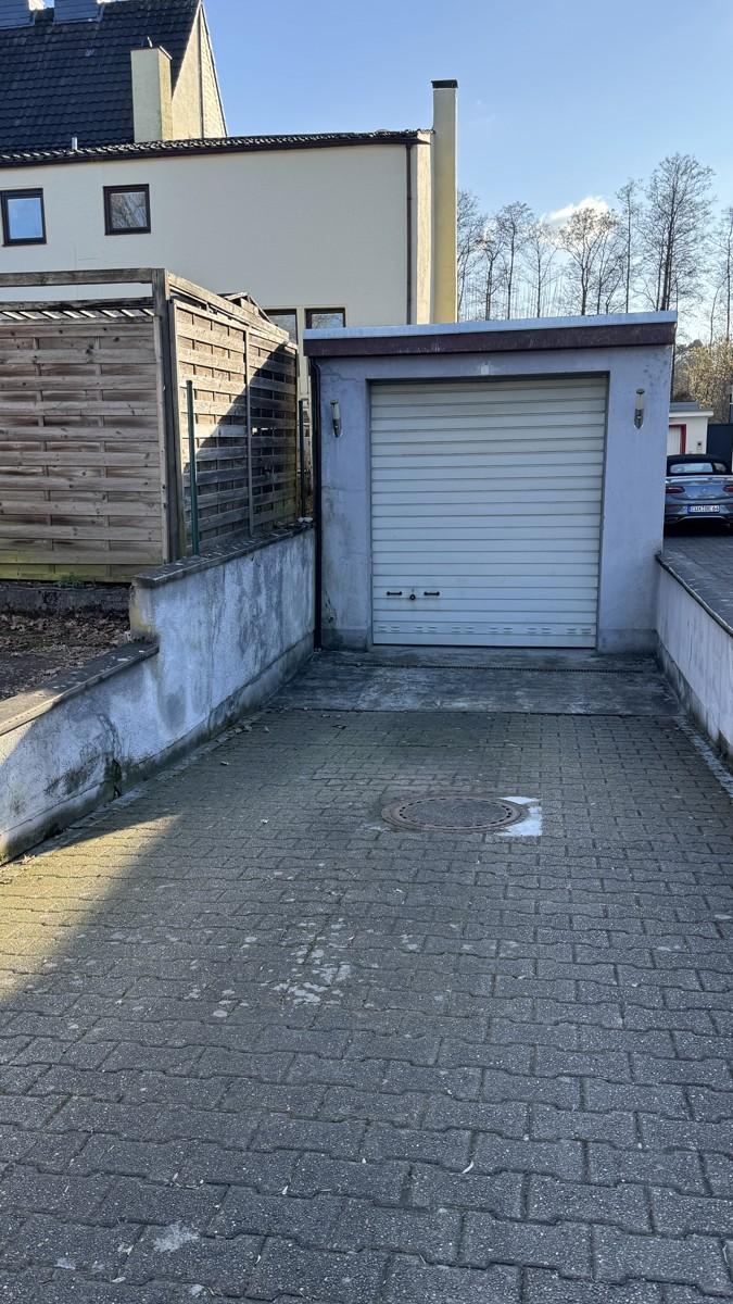 Garagenansicht 9 x 3 Mtr.