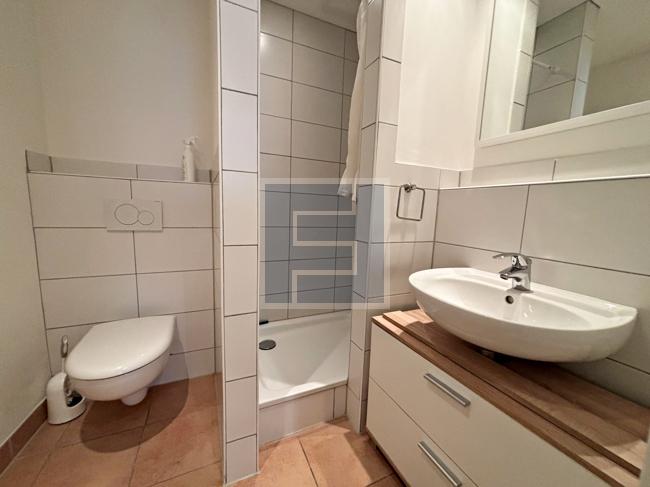 Moderne Einzimmer-Perle zentral in der Oberstadt - Photo 3