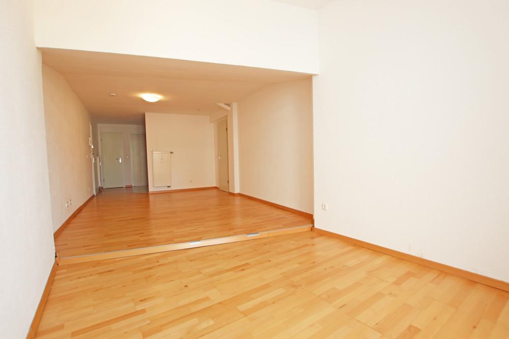 Wohn- und Schlafzimmer