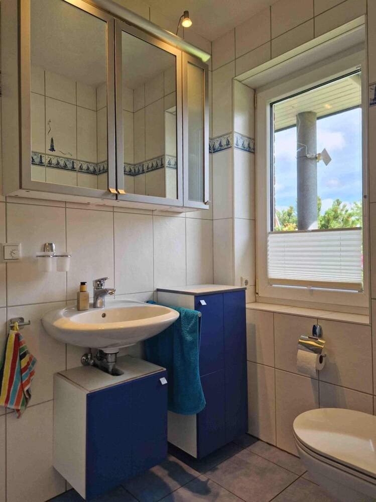 ins Badezimmer im EG