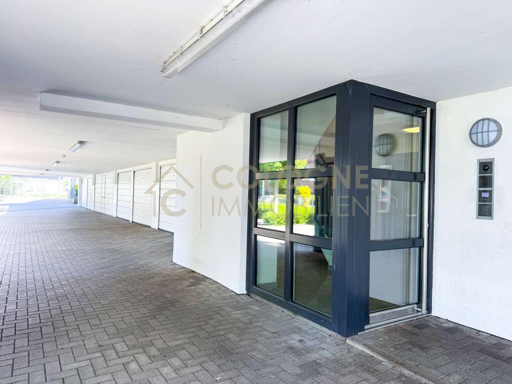 Eingang Gebäude