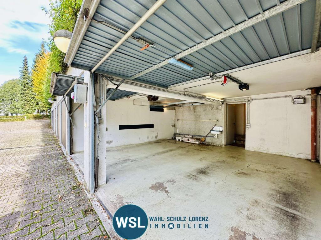 Doppelgarage mit Hauszugang