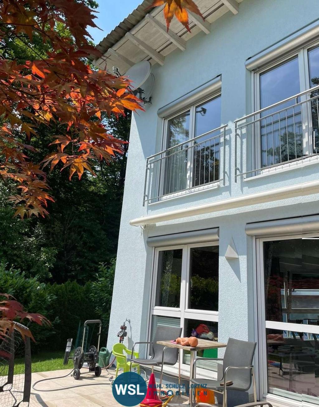 Ansicht Terrasse mit elektr. Markise
