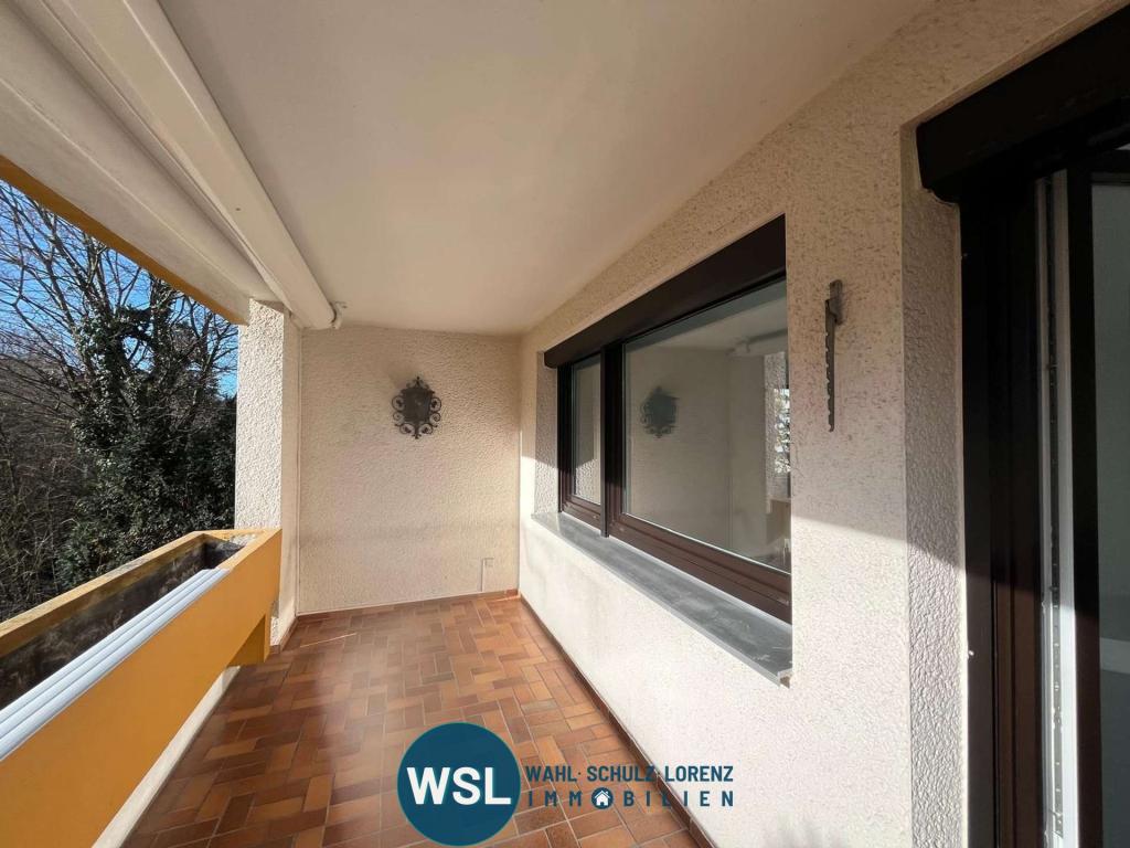überdachter Balkon
