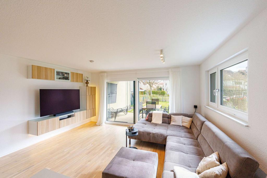 Weitblick: Barrierefreies Familienglück mit Südgarten! - Foto 1