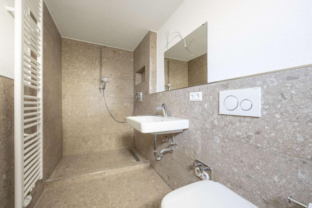 WEITBLICK: Möbliertes Apartment! - Photo 4