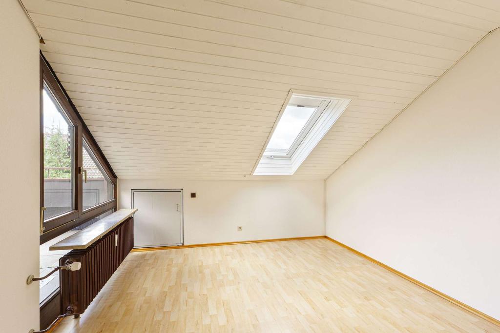 WEITBLICK: Dachgeschoss mit Wohlfühlcharakter! - Photo 4