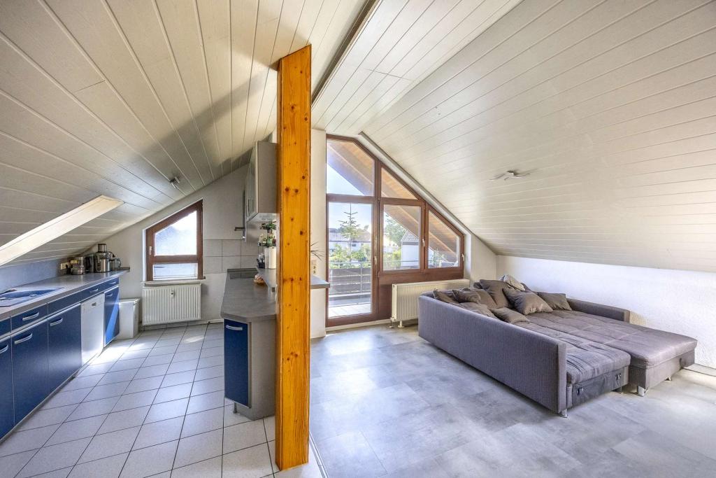 Küche und Wohnbereich DG