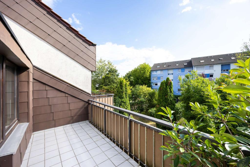 WEITBLICK: Gemütliches Wohnen mit Galerie & Balkon! - Foto 2