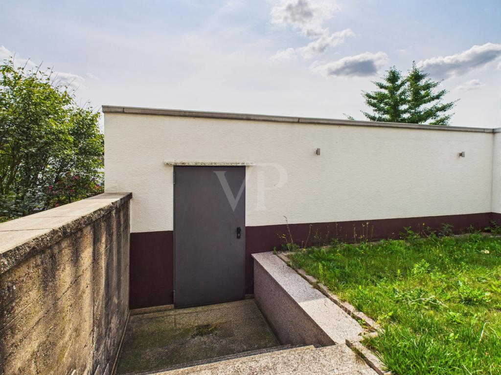 Garage mit Zugang