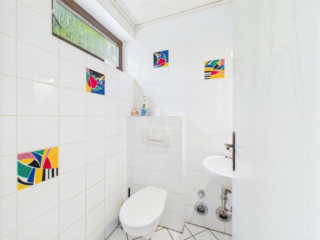 Gäste-WC im Untergeschoss