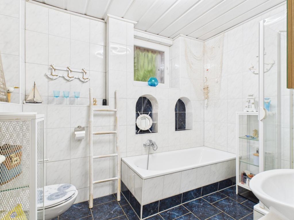 Badezimmer EG
